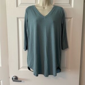 Zenana Outfitters Blue V-Neck Long Sleeve Tee